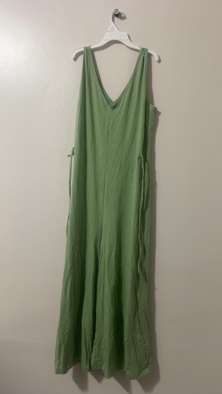 AnyBody Green Sleeveless V-Neck Jumpsuit US Medium